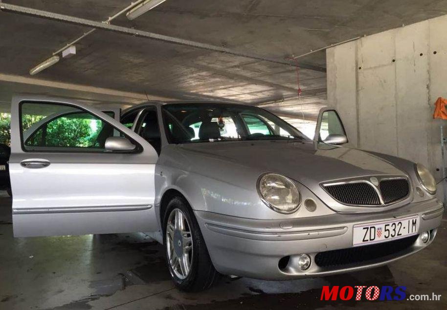 2002' Lancia Lybra Sw 2,4 Jtd Lx photo #2