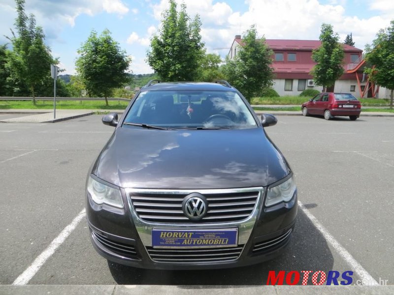 2010' Volkswagen Passat Variant photo #2