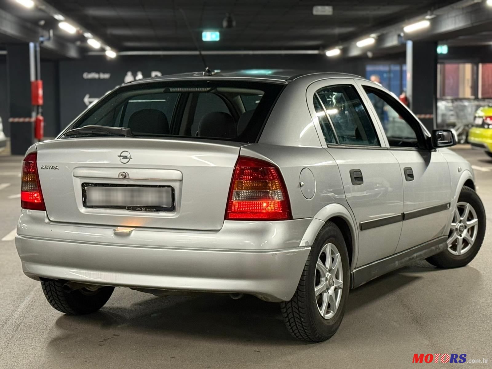 2004' Opel Astra Classic photo #3
