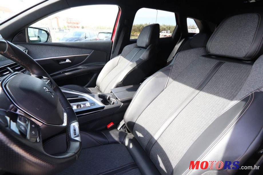 2018' Peugeot 3008 photo #6