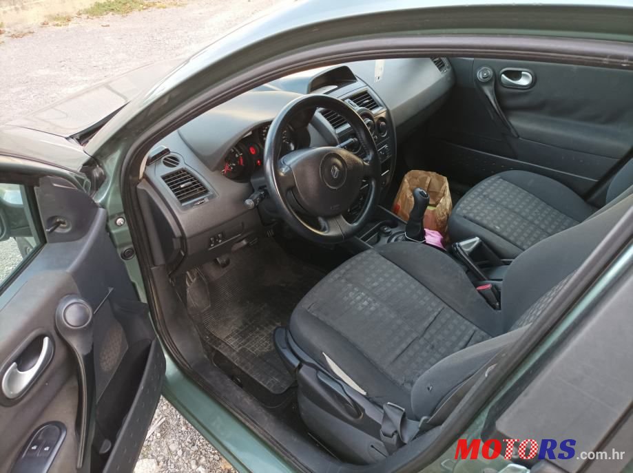 2007' Renault Megane Grandtour photo #2