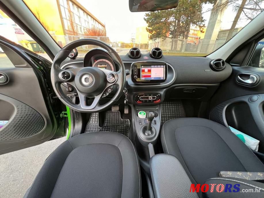2017' Smart Forfour Eq photo #6