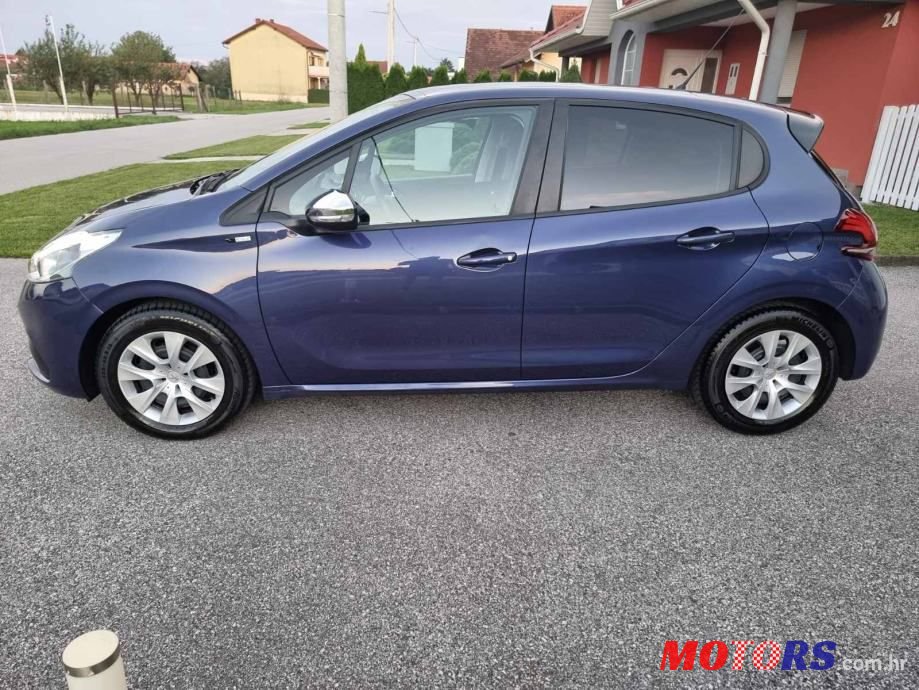 2017' Peugeot 208 photo #2