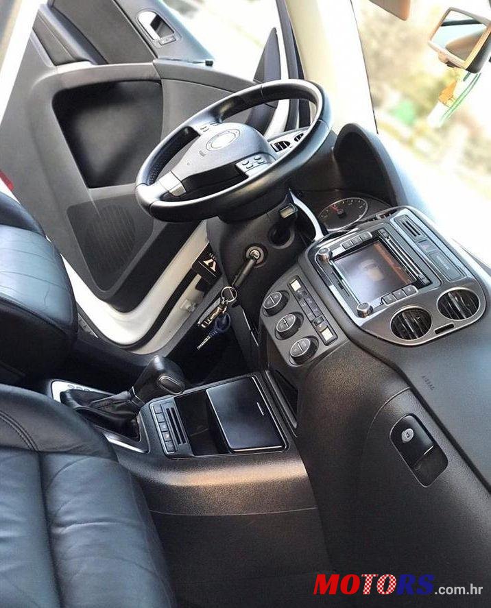 2009' Volkswagen C-Klasa 220 D photo #2