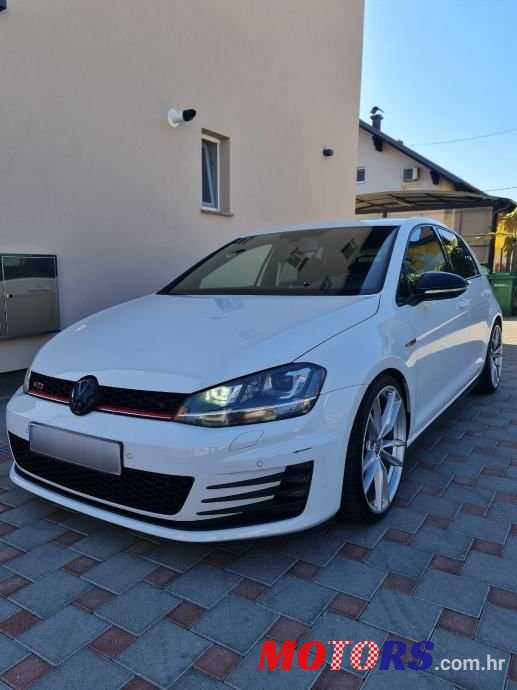 2013' Volkswagen Golf 7 photo #1