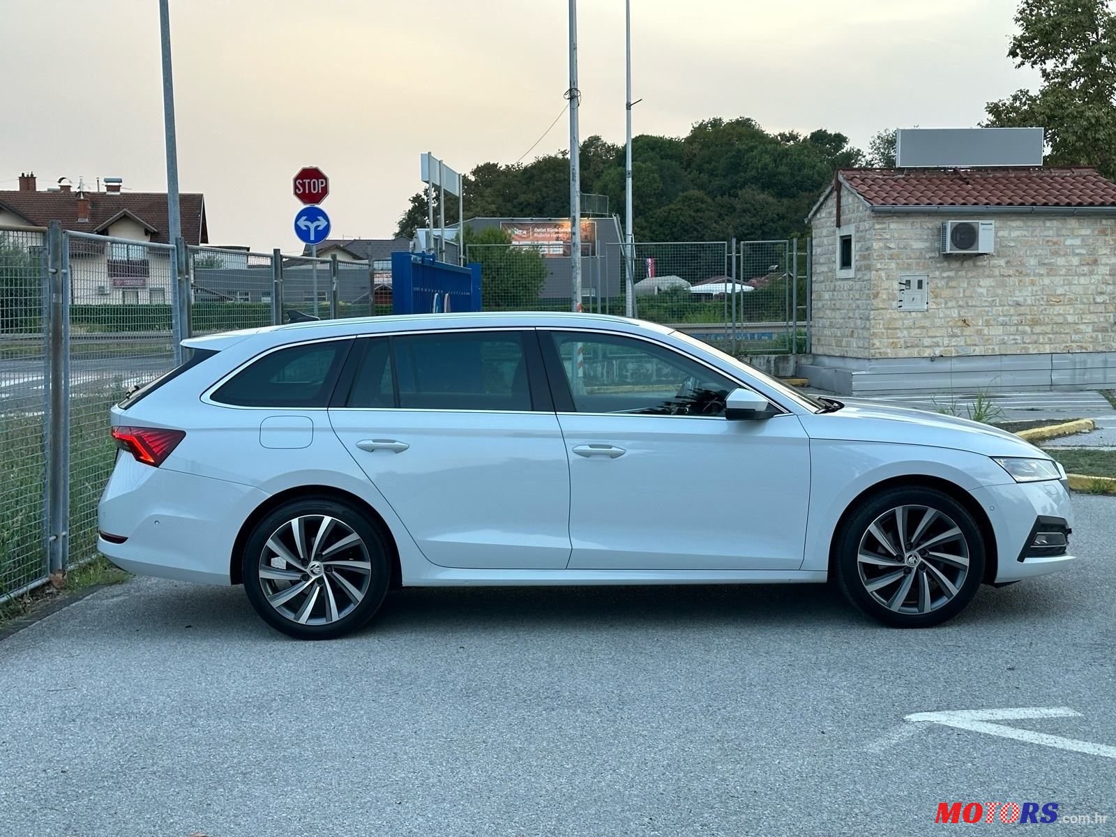 2020' Skoda Octavia Combi photo #4