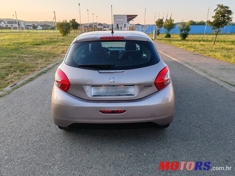 2014' Peugeot 208 1,4 Hdi photo #5