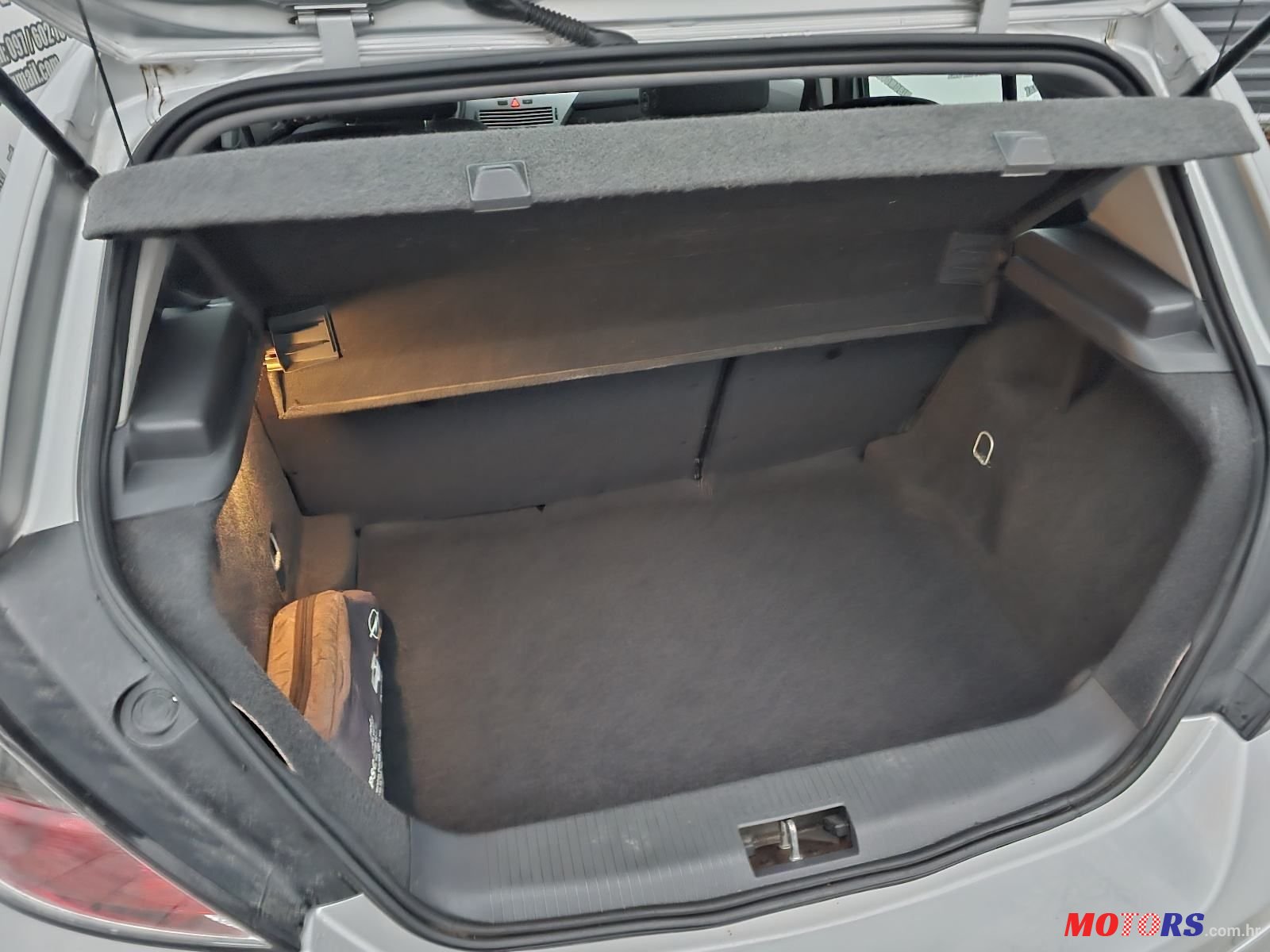 2011' Opel Astra 1,4 16V photo #4