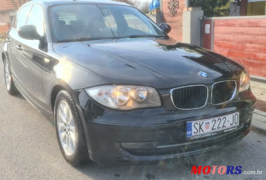 2011' BMW Serija 1 118D photo #3