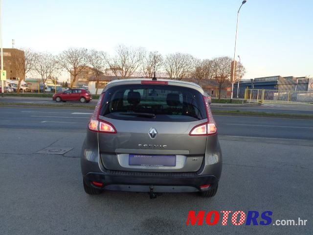 2011' Renault Scenic 1.6 Dci photo #5
