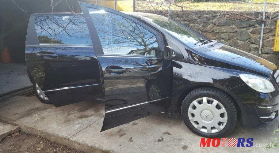 2009' Mercedes-Benz B-Klasa 180 Cdi photo #1