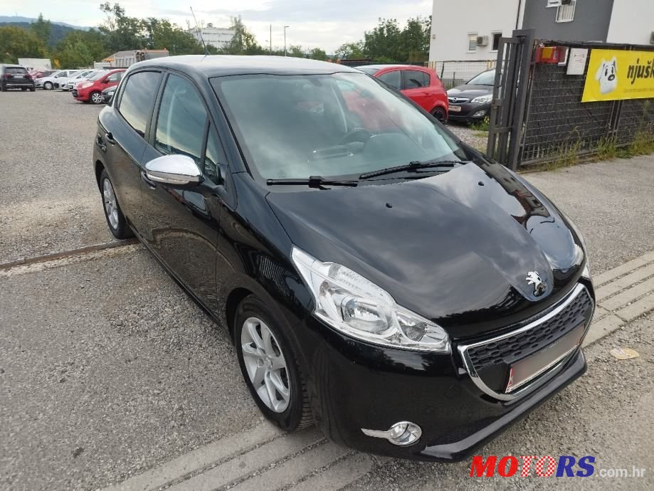 2015' Peugeot 208 photo #2