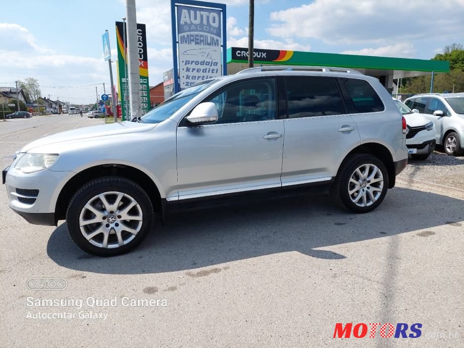 2007' Volkswagen Touareg photo #3