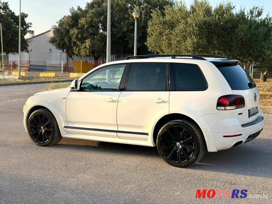 2008' Volkswagen Touareg photo #2