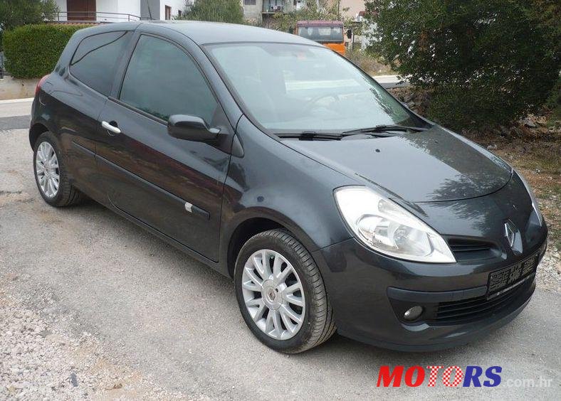 2007' Renault Clio 1,5 Dci photo #1