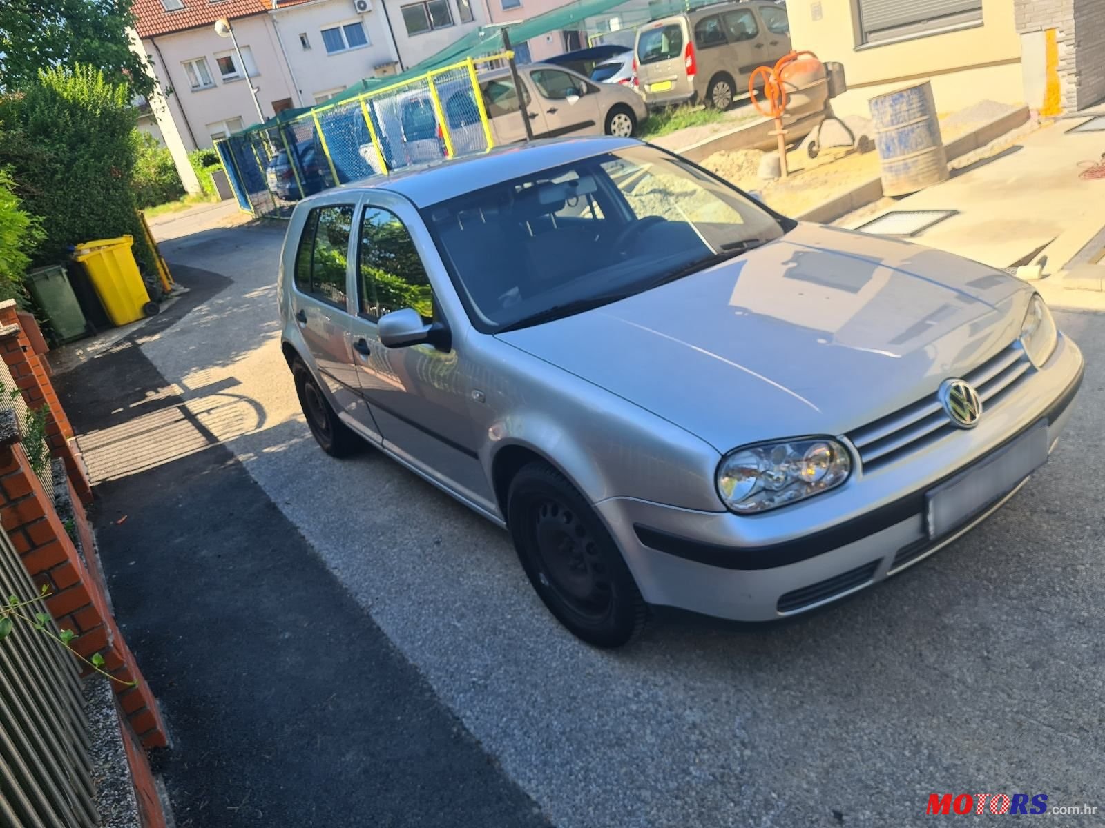 2002' Volkswagen Golf IV 1,4 photo #1