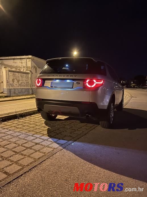 2017' Land Rover Discovery Sport 2.0 4X4 photo #4