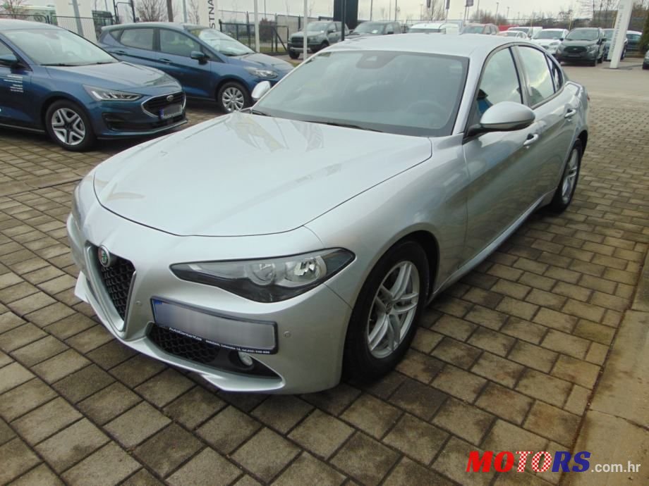 2016' Alfa Romeo Giulia photo #3