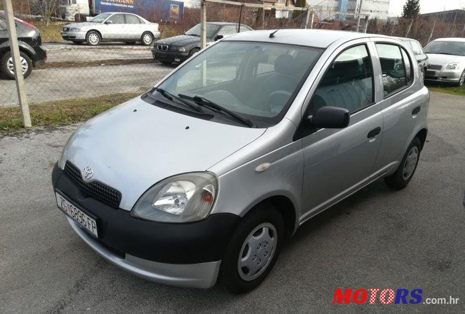 2003' Toyota Yaris 1,0 Vvt-I photo #1