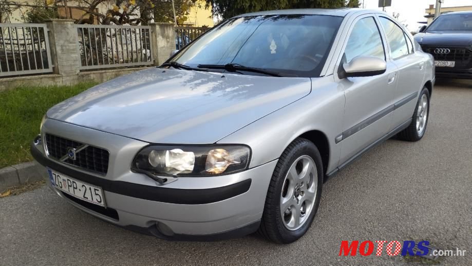2002' Volvo S60 2,4 photo #2