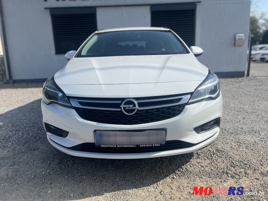 2017' Opel Astra Karavan photo #2