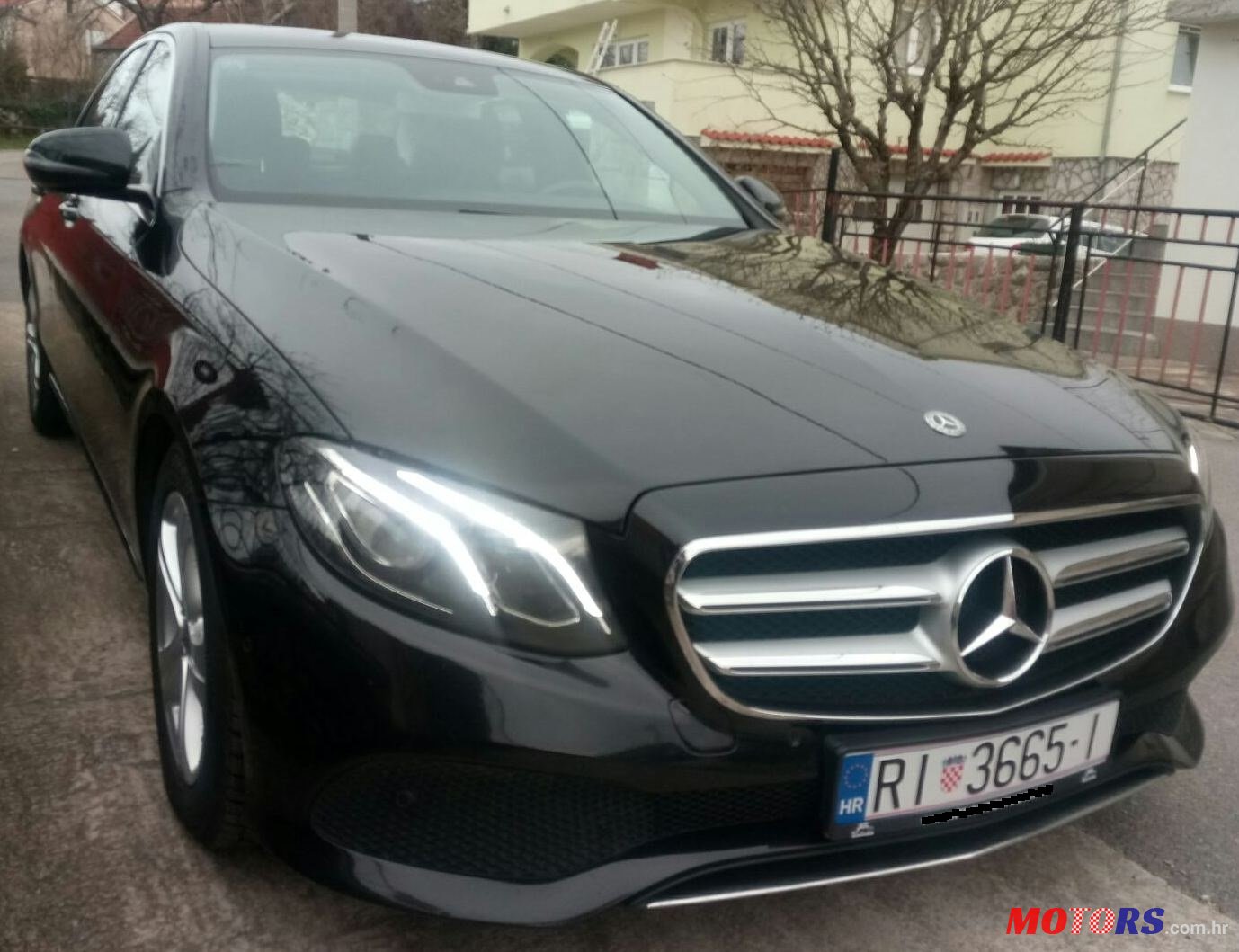 2017' Mercedes-Benz 220E Avandgarde Edition 1 Aut photo #2