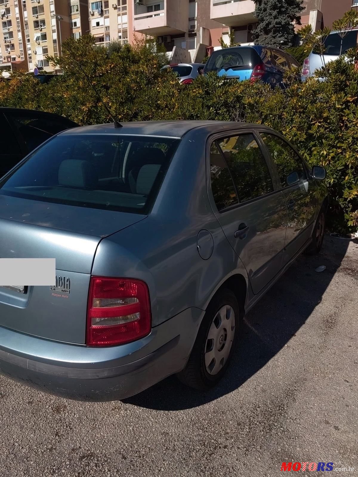 2002' Skoda Fabia Sedan photo #4