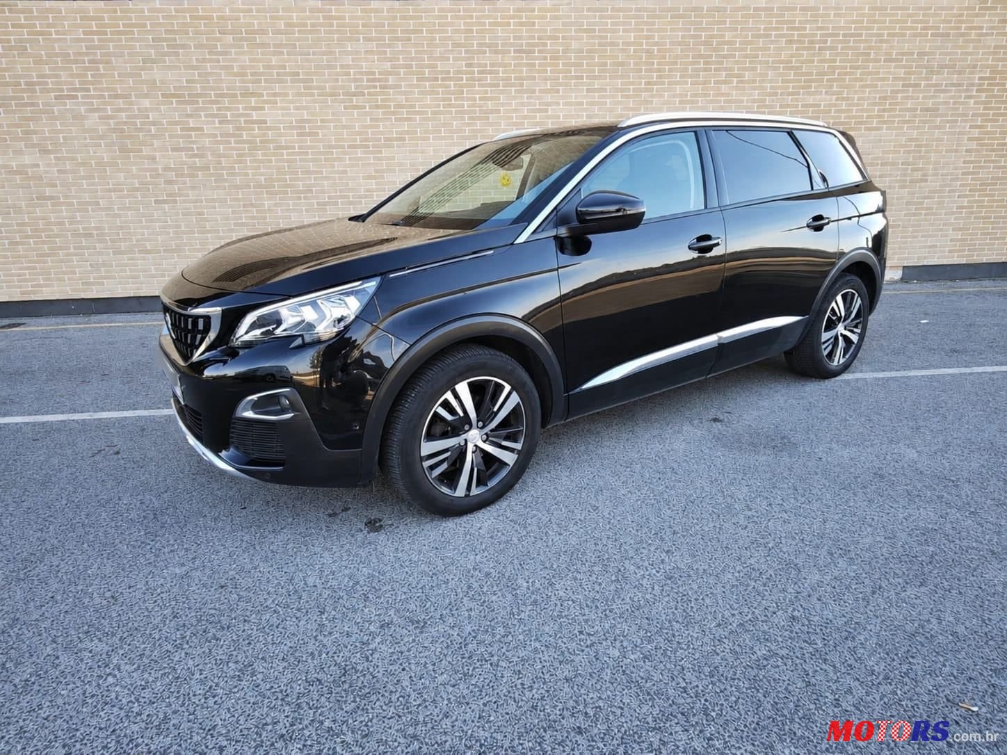 2020' Peugeot 5008 1,5 Bluehdi photo #2