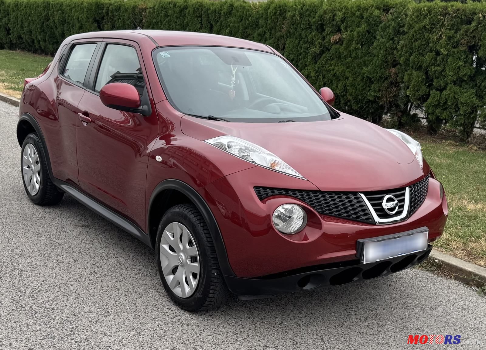 2010' Nissan Juke photo #2