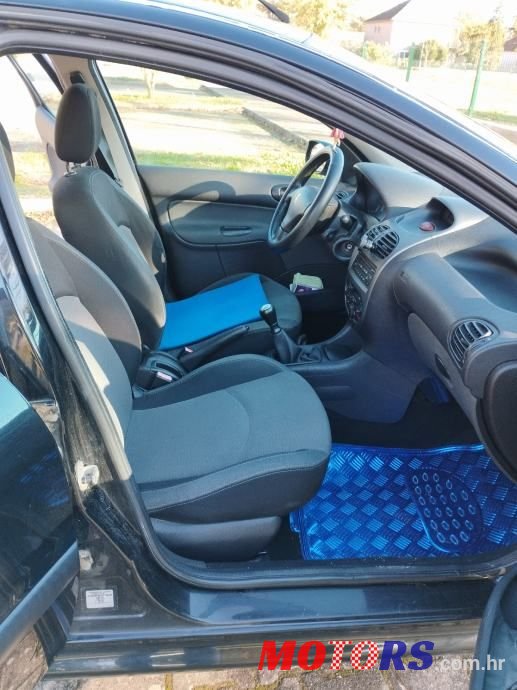 2008' Peugeot 206 photo #2