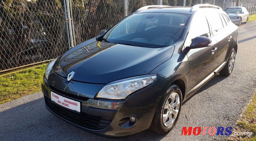 2010' Renault Megane Grandtour photo #1