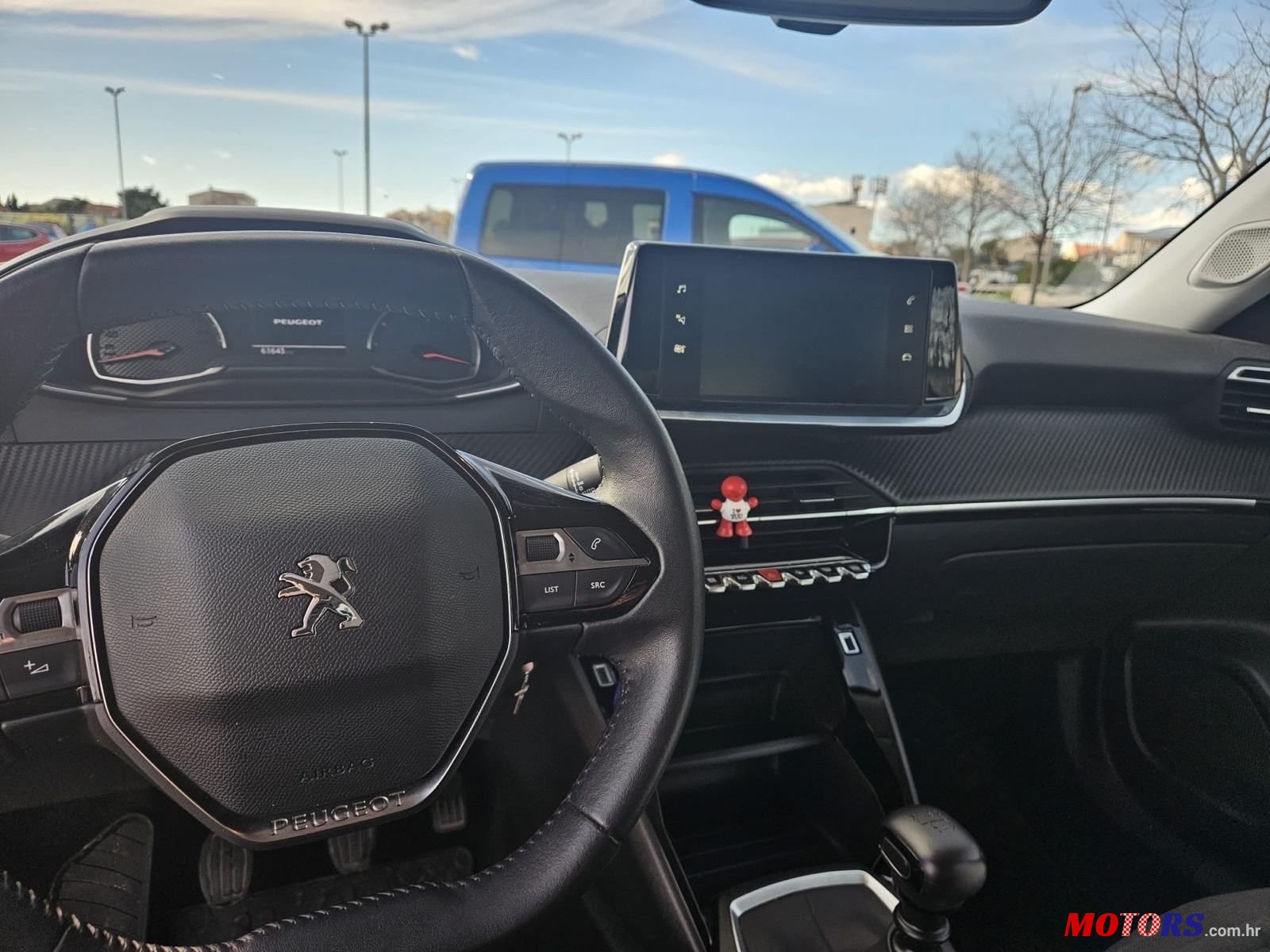 2021' Peugeot 2008 1,2 Puretech photo #2