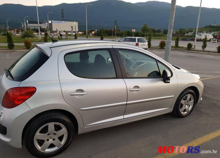 2008' Peugeot 207 1,4 16V photo #2