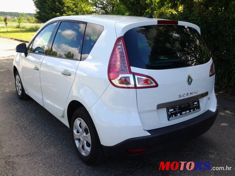 2010' Renault Scenic photo #1