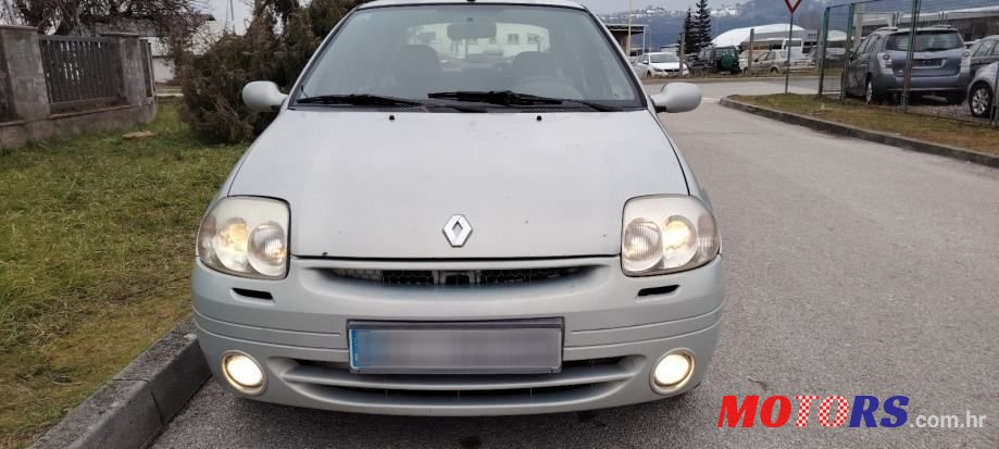 2002' Renault Thalia 1,4 photo #3