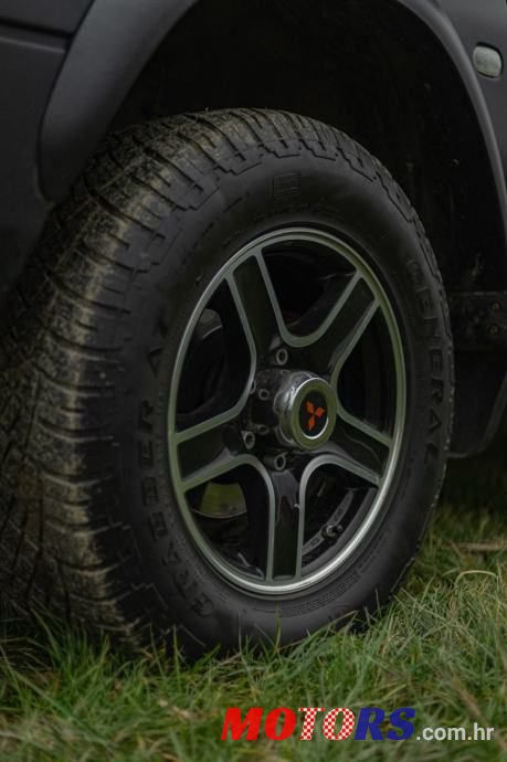 2003' Mitsubishi L200 Pick-Up photo #6