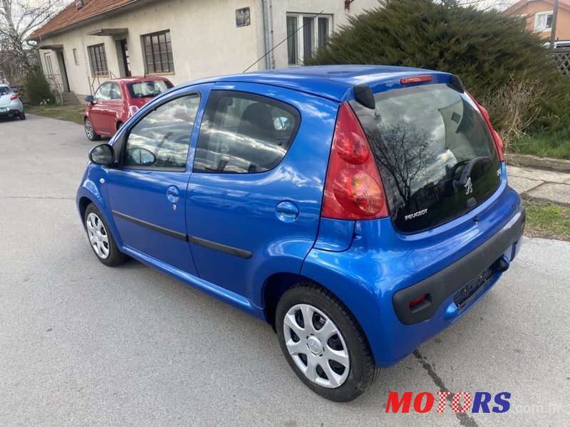 2009' Peugeot 107 1,0 photo #4