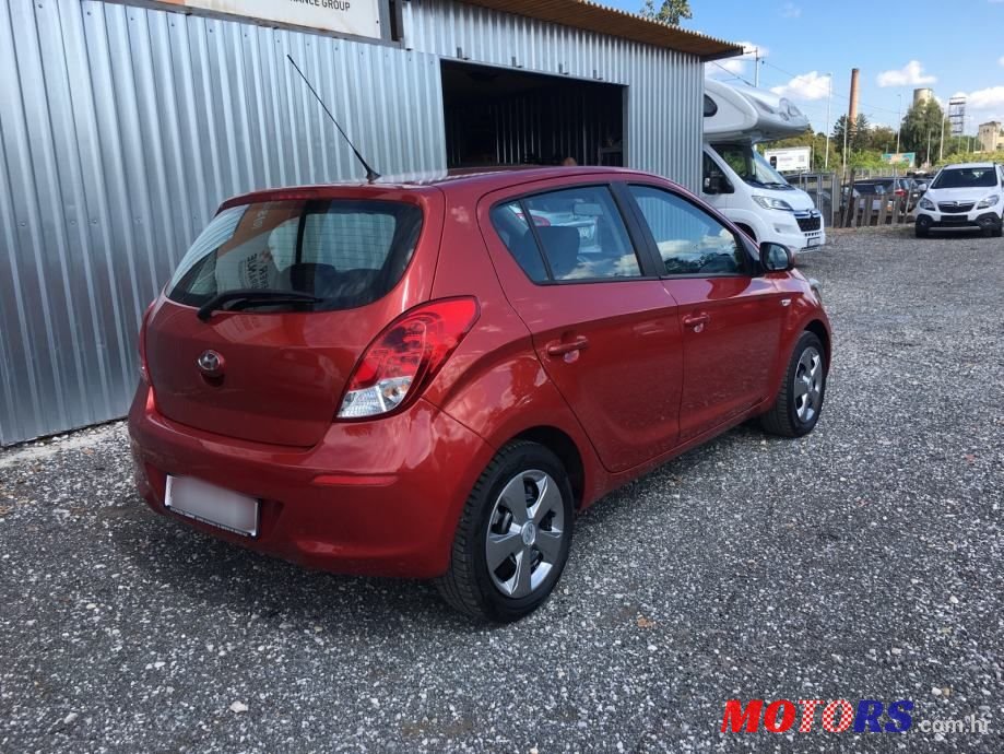 2013' Hyundai i20 1,1 Crdi photo #2
