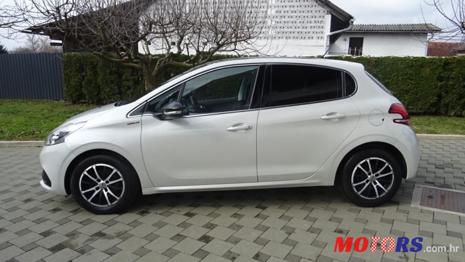 2017' Peugeot 208 1,6 Bluehdi photo #2