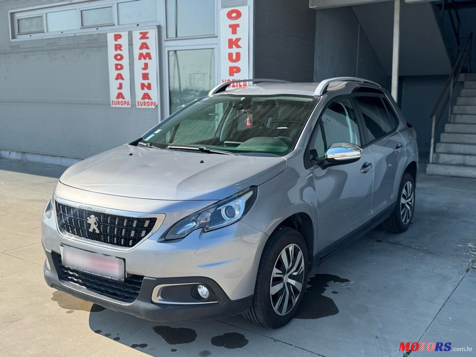 2019' Peugeot 2008 1.2 E-Thp photo #1