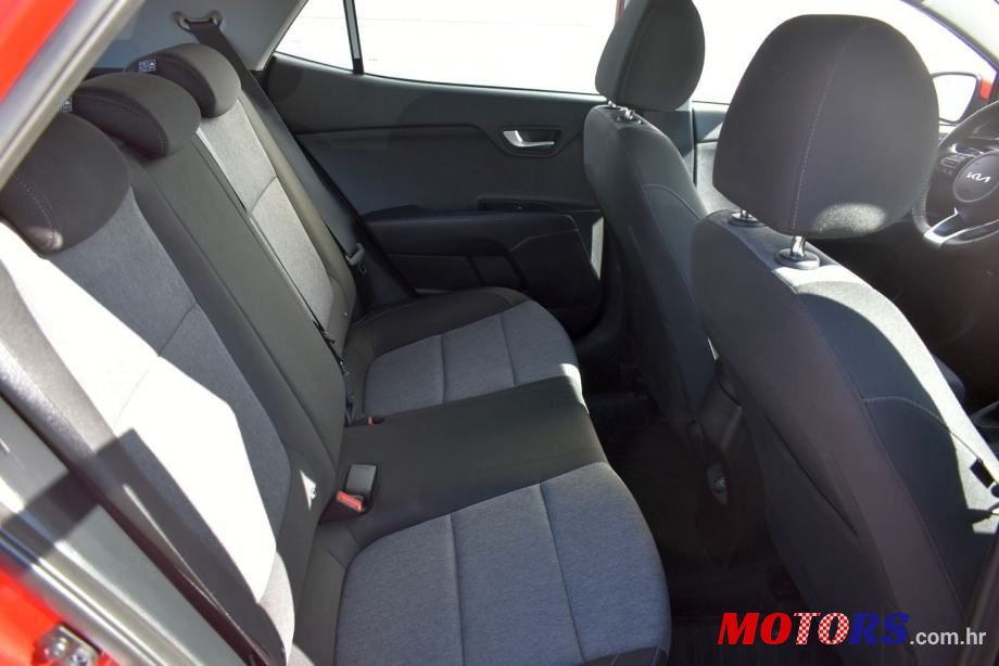 2023' Kia Stonic 1.2 Lx Urban photo #6