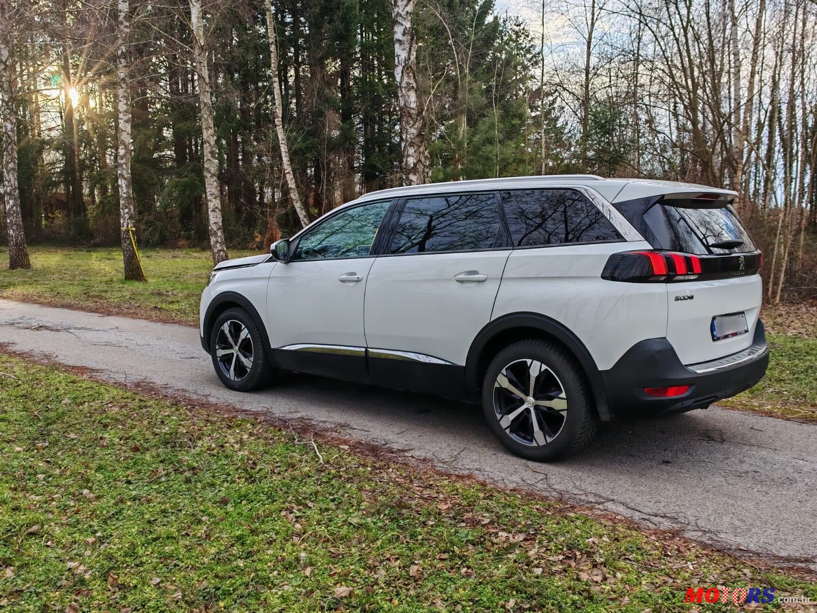 2019' Peugeot 5008 1,5 Bluehdi photo #4