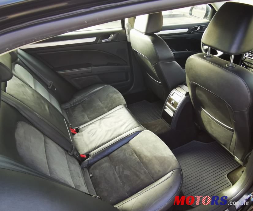 2011' Skoda Superb 2,0 Tdi photo #5