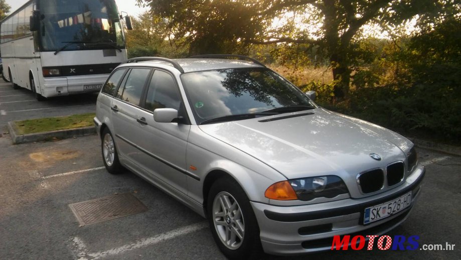 2002' BMW 3 Series Touring photo #1