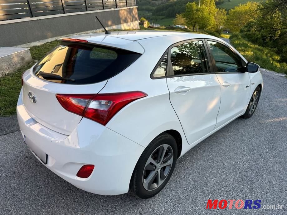 2012' Hyundai i30 1,6 Crdi photo #3