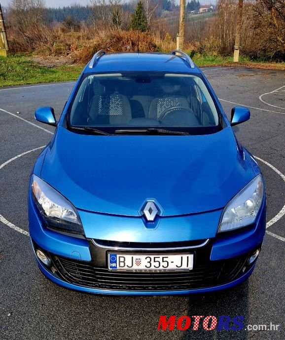 2012' Renault Megane Grandtour photo #2