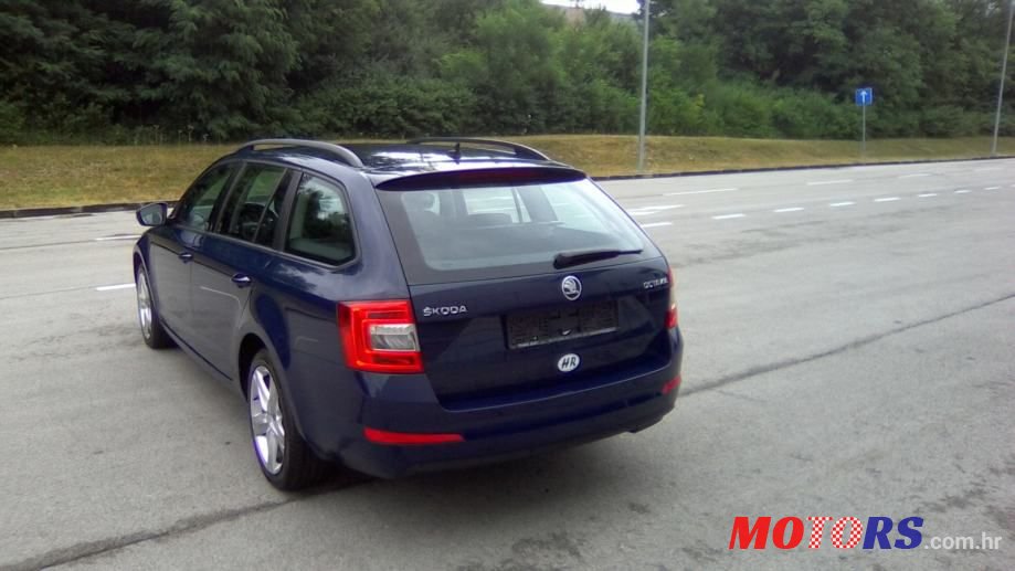 2013' Skoda Octavia Combi photo #6