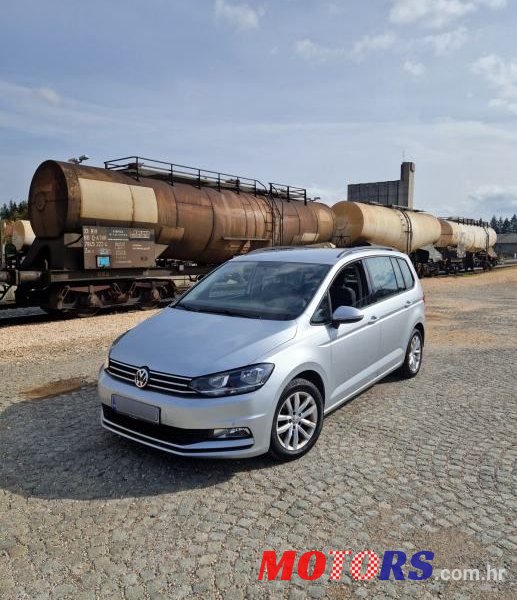 2017' Volkswagen Touran photo #1