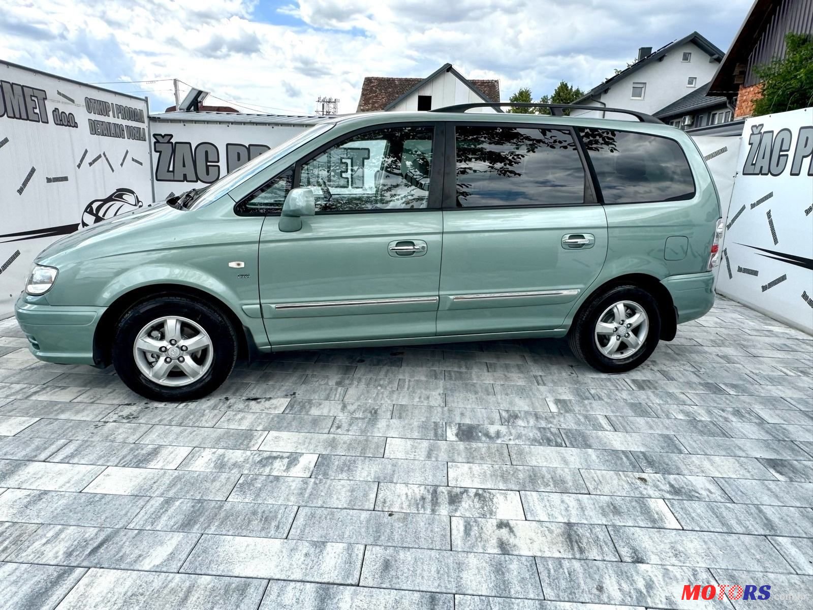 2006' Hyundai Trajet 2,0 Crdi Gls photo #1