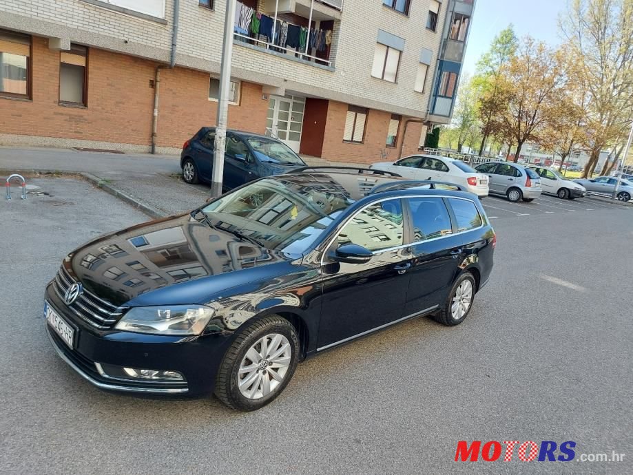 2011' Volkswagen Passat Variant photo #1